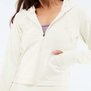 Oasis Cropped Hoodie • Silk • Fabletics